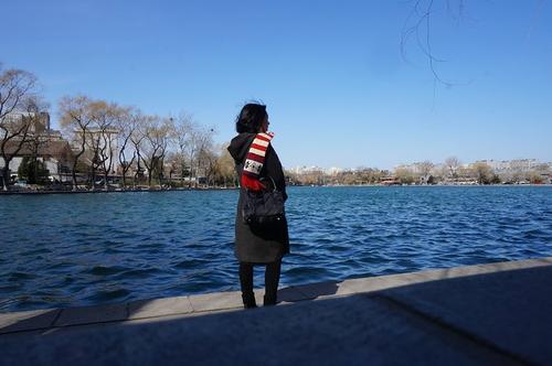 鲜花和绿草将与您一起长途跋涉