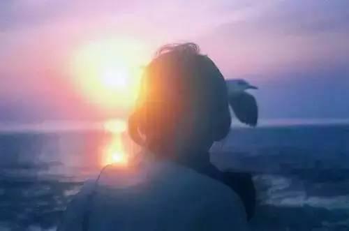 喝酒的女人是受到伤害的女人