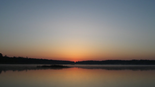 城市无助地暴露在熙熙攘攘