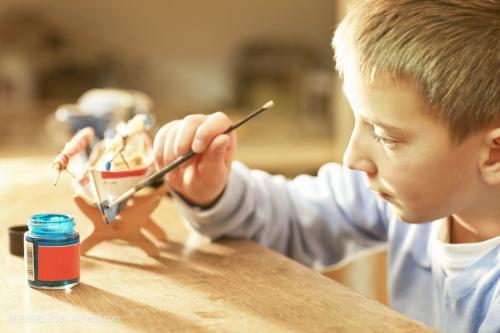 不论是开朗还是悲伤