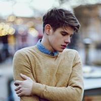 男人总是向别人展示最强的一面