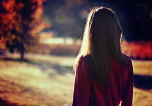 所以我明白为什么我在昏暗的灯光下哭泣