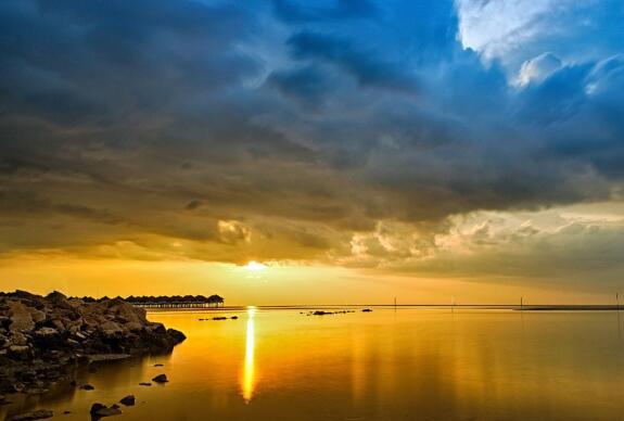 只要我们心中有爱