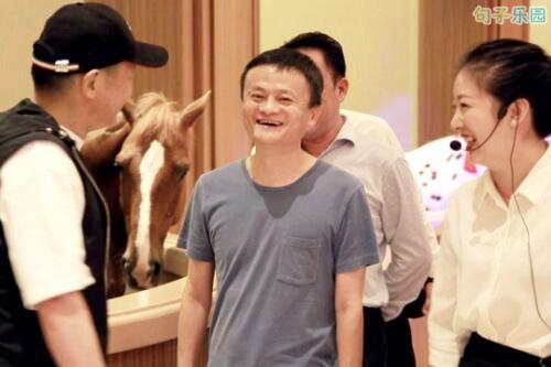 我只是戴上望远镜