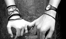 关于爱情中现实的句子