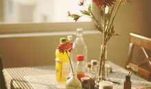 描写人物不开心神态的句子