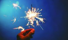 形容女孩子笑的很开心的句子