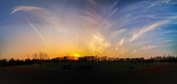 冷静的人可以实现未来