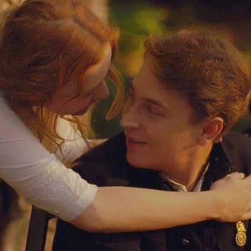 请欣赏小编组织的关于幸福爱情的句子