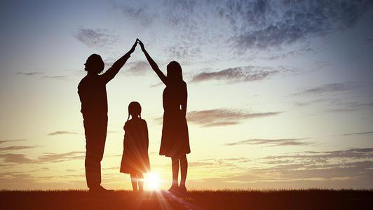 父母是我们的左右手