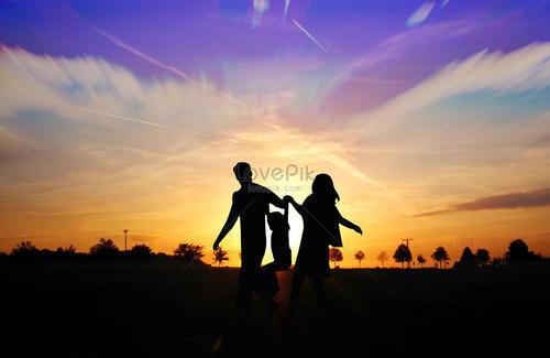 请欣赏编辑所编的一句话：人们在世时的幸福感