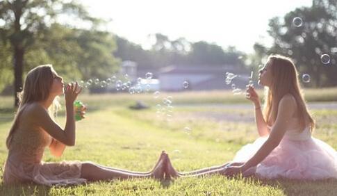 以下是描述女友的一句话