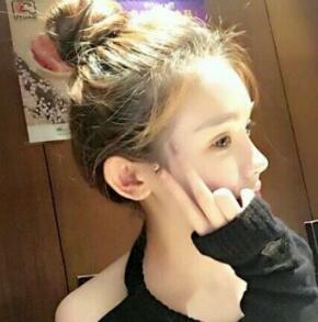 在微信上与女生聊天时