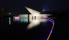 描写夜晚灯光的句子