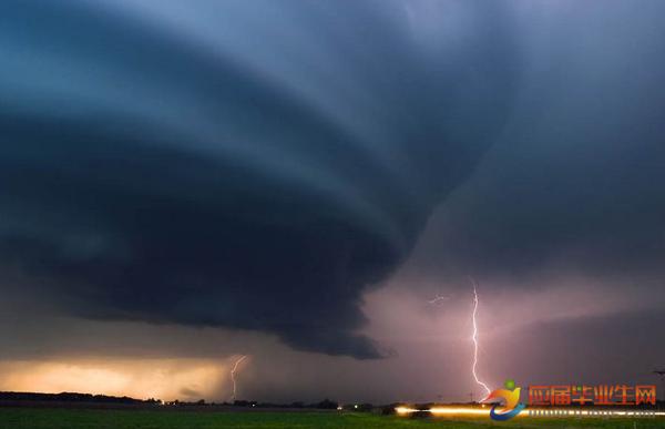   成语描述恶劣的天气  1