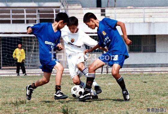 还必须具有顽强的韧性和持续的进攻能力