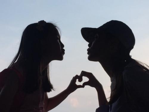 编辑汇编了一些有关看到幸福的女孩的句子