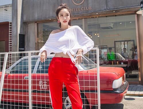 尽管女友很少见面