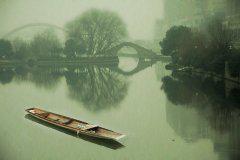 美丽就像玉和剑的彩虹