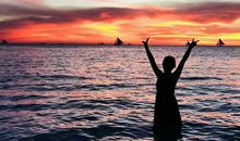 想出去旅行的说说