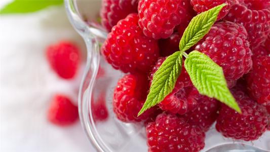 我们来看看小编整理的关于快乐女生的句子