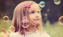 形容幼儿不顾一切玩的开心的句子