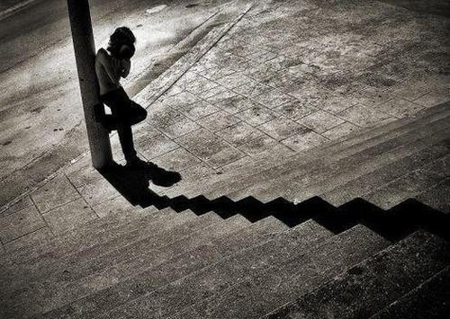 记忆是倒入手掌的水