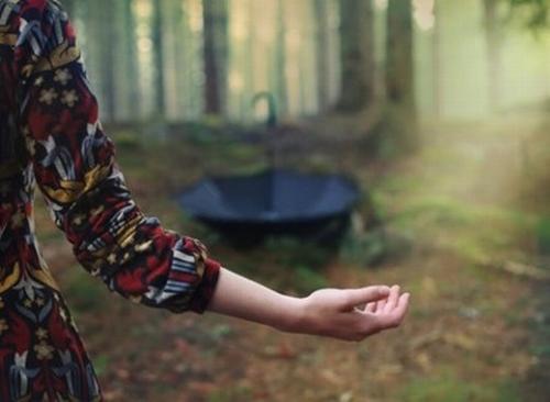 而你仍然站在他应许的那一天