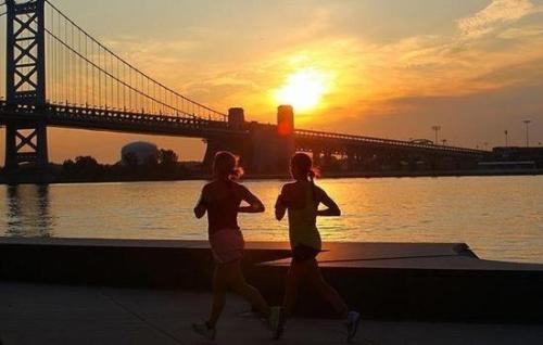 选一个句子在早上慢跑中发送一个朋友圈