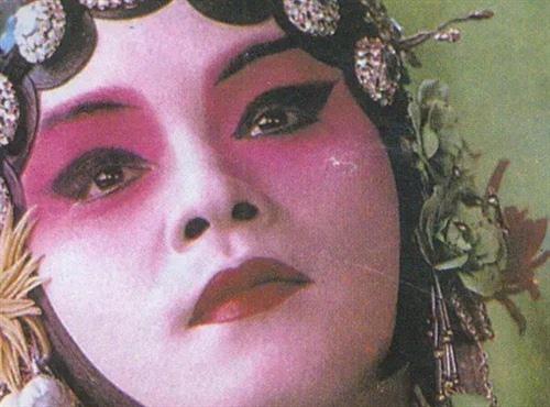 重画了《霸王别姬》