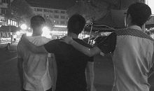 形容两兄弟玩的开心的句子