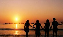 老友一起开心的句子