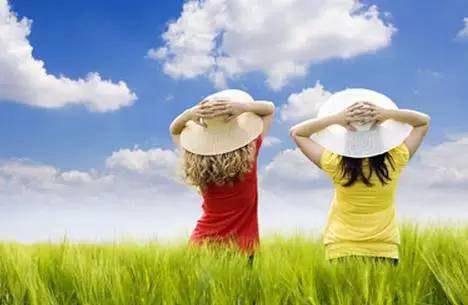 它是由理性引导并由习惯形成的