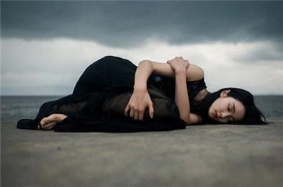 分手是一件非常痛苦的事情