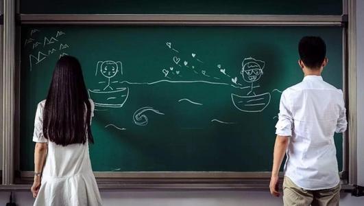 从商务旅行回来的情人很累