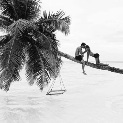 每个人都渴望有来之不易的爱情