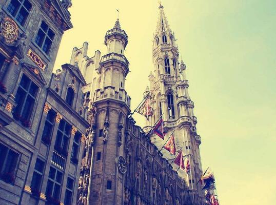 在漫长的生命之河中