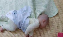 关于宝宝第一次会翻身的说说