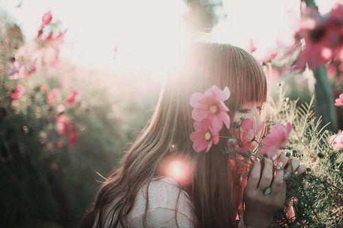 记忆之手总是捡起那些明亮的悲伤