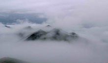 描写山云雾缭绕的句子