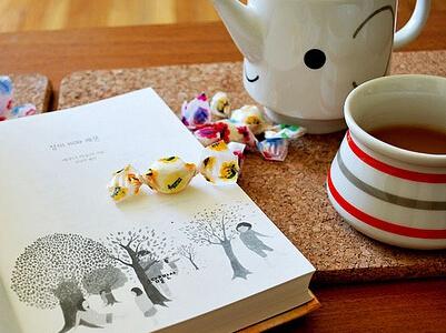 我必须尊重您对这杯酒的感谢