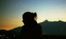 不相信亲情的句子