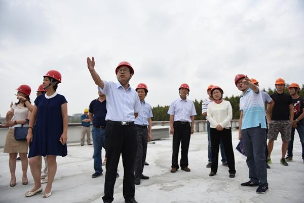 以下是适合领导的座右铭