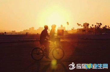 引言：关于爱情的一句话中最快乐的时刻是找到合适的人