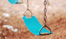 心里难受的句子：后来啊，一个人走在街上，听着歌词就哭了