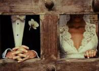 据说婚姻是爱情的坟墓