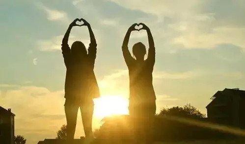 青年时代的爱情是甜蜜的