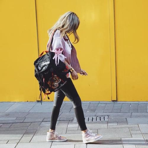 自信的生活让你随风而行