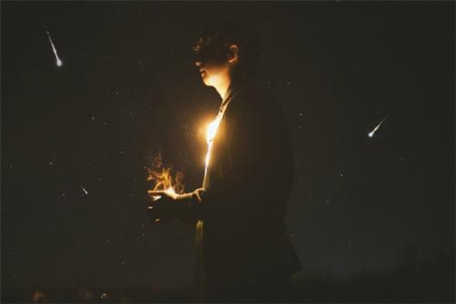 兄弟之间不应谈论