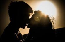 与女友适当分享一些爱情句子是一种生活心情